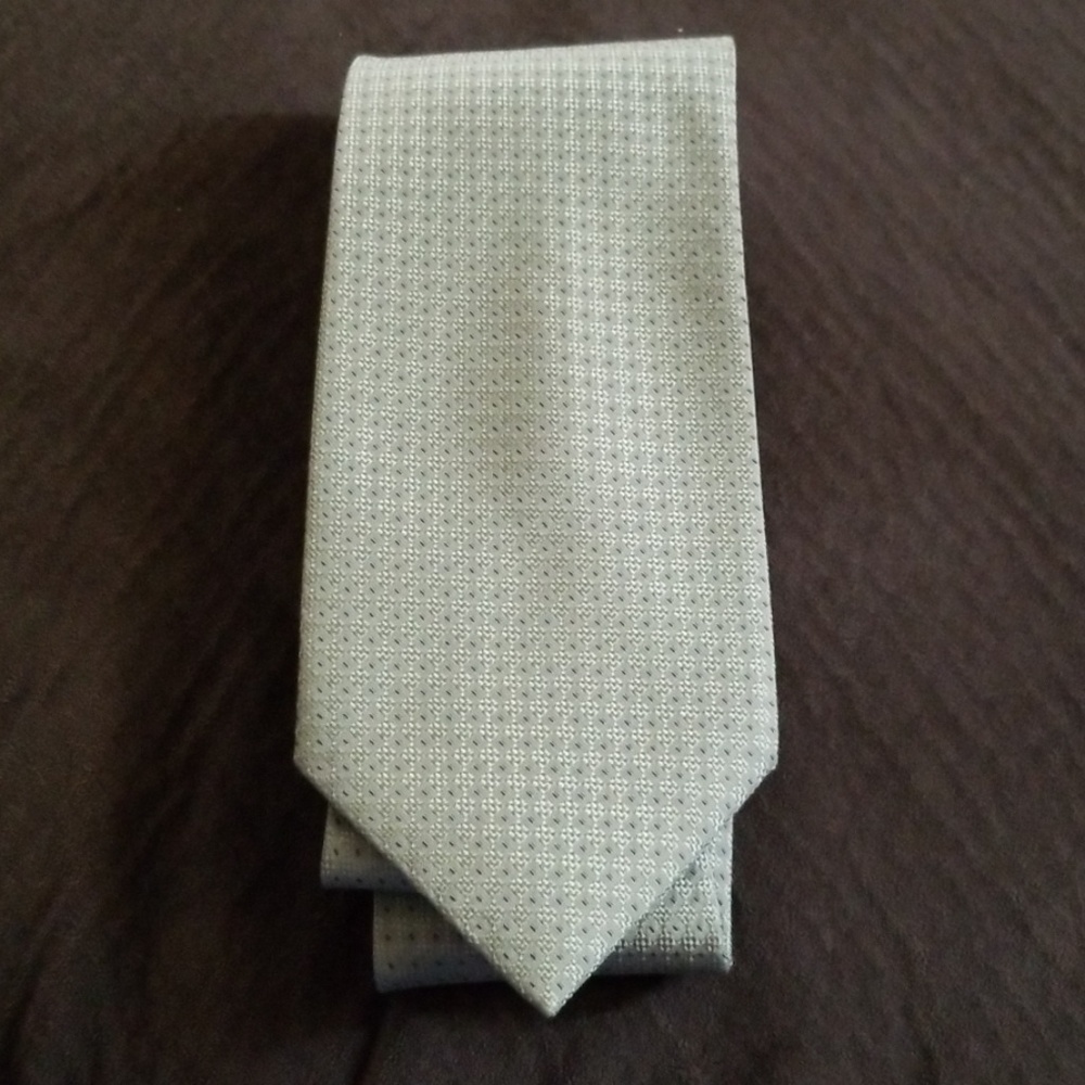 BCBG mint green tie